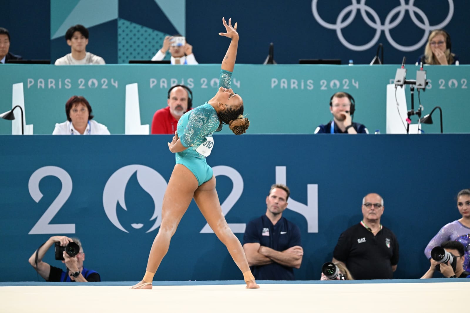 Rebeca Andrade na apresentação do solo em Paris 2024 - (foto: Leandro Couri/EM/D.A Press)