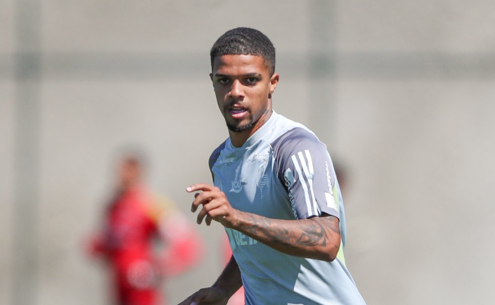 Robert, meia-atacante do Atlético, durante treinamento na Cidade do Galo (30/8) (foto: Paulo Henrique França/Atlético)