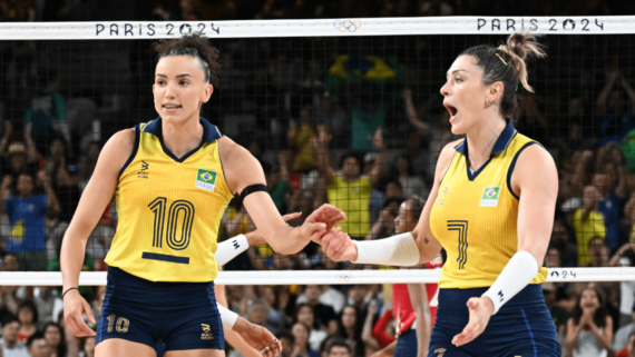 Gabi Guimarães e Rosamaria, jogadoras da Seleção Brasileira Feminina de Vôlei em Paris 2024 (foto: Leandro Couri/EM/D.A Press)