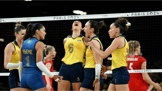 Jogadoras da Seleção Brasileira Feminina de Vôlei (foto: Natalia Kolesnikova/AFP)