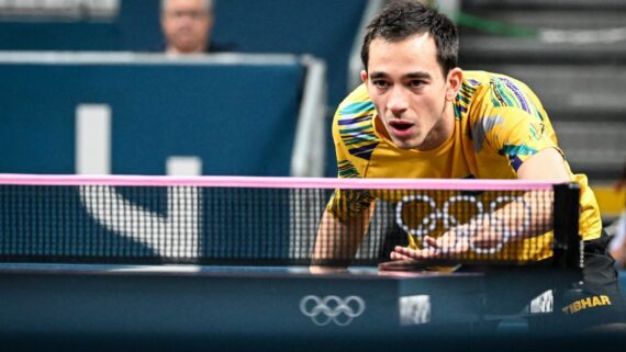 Hugo Calderano em ação em Paris 2024 (foto: Leandro Couri/EM/D.A Press)