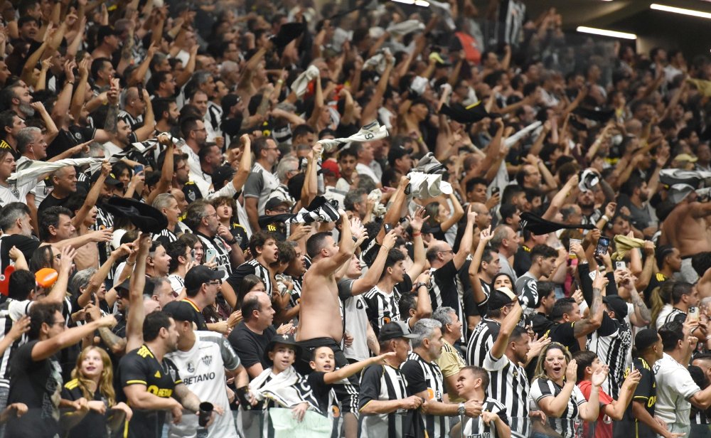 Torcida do Atlético em festa na Arena MRV durante jogo contra o San Lorenzo pela Libertadores (foto: Ramon Lisboa/EM/D.A Press)