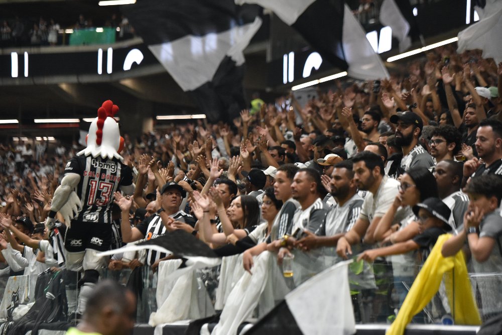 Torcedores do Atlético em jogo contra o CRB pela Copa do Brasil (foto: Ramon Lisboa/EM/D.A Press)