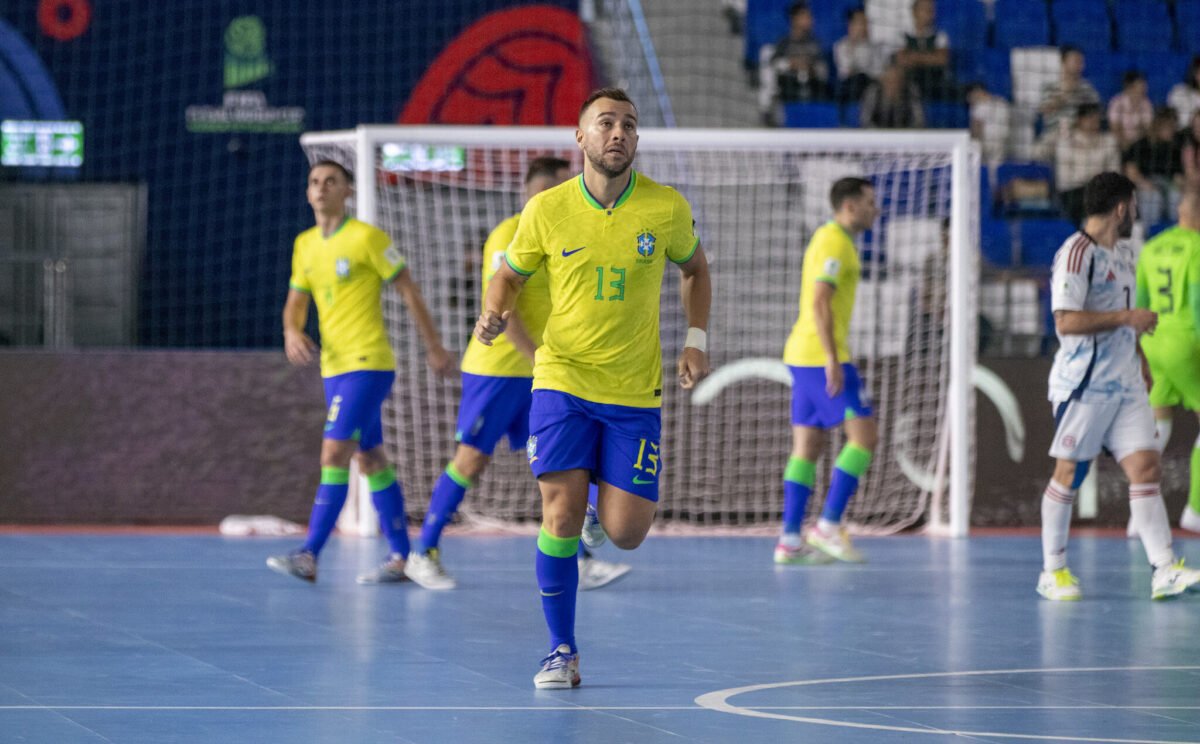 Brasil ganhou todos os jogos por goleada na Copa do Mundo de Futsal (foto: Leto Ribas/CBF)