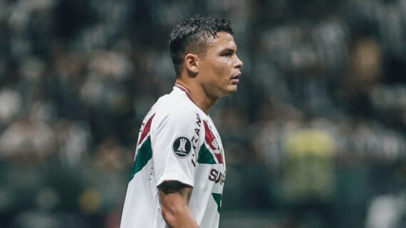 Zagueiro de 40 anos tem sido peça fundamental do Fluminense (foto: LUCAS MERÇON / FLUMINENSE F.C.)