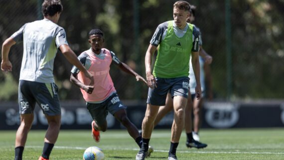 Atlético em treino preparatório para partida contra o Bahia (foto: Pedro Souza/Atlético)