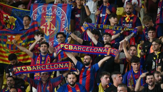 Torcedores do clube (foto: Miguel MEDINA / AFP
)