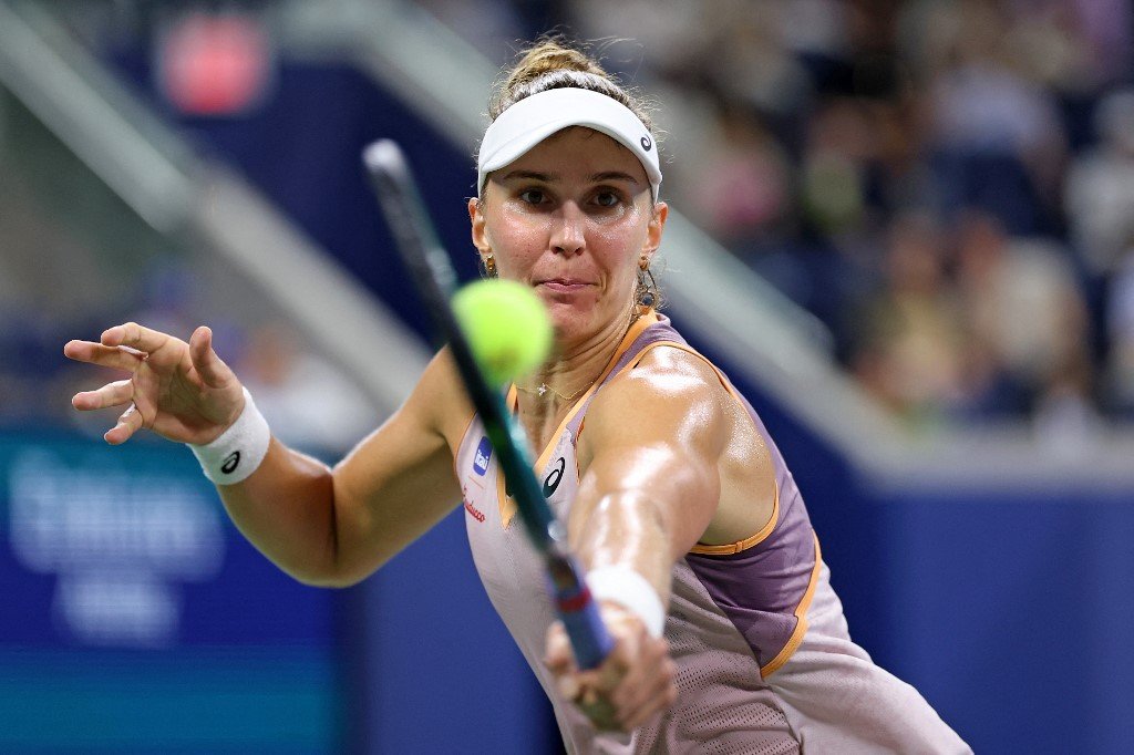 Bia Haddad, tenista brasileira, em partida pelo US Open (foto: Charly Triballeau/AFP)