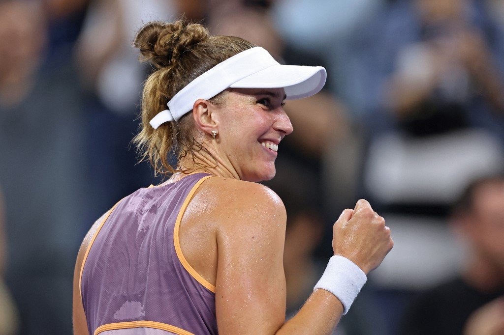 Bia Haddad, tenista brasileira, em partida pelo US Open (foto: Charly Triballeau/AFP)