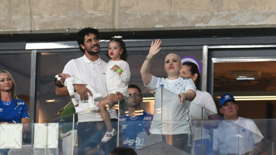 Léo e Camila Campos no Mineirão (foto: Leandro Couri/EM/D.A.Press)