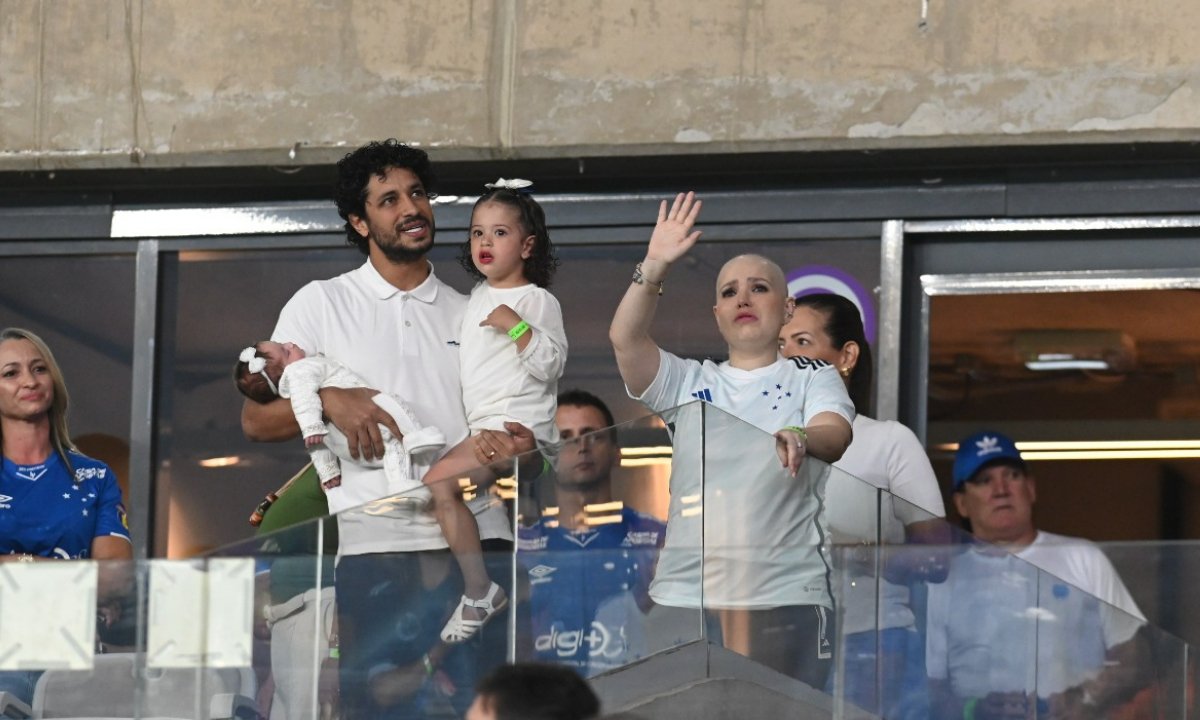 Léo e Camila Campos no Mineirão (foto: Leandro Couri/EM/D.A.Press)