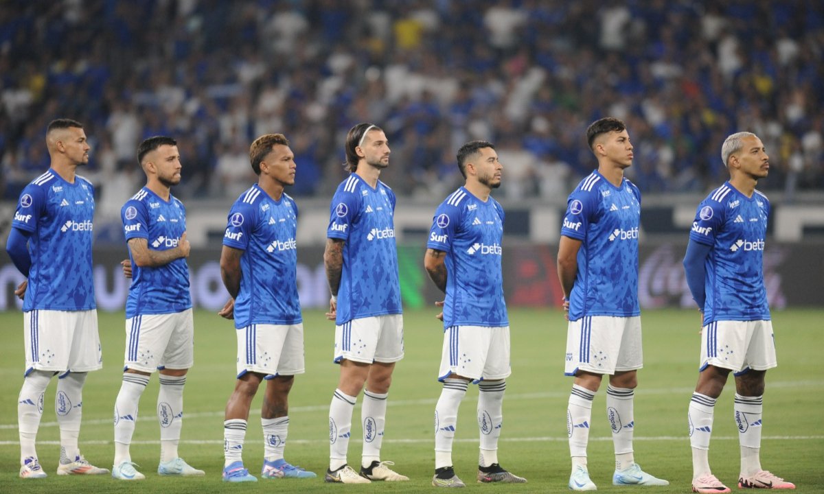 Time do Cruzeiro perfilado (foto: Alexandre Guzanshe/EM/D.A.Press)