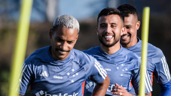 Jogadores do Cruzeiro durante treino (foto: Gustavo Aleixo/Cruzeiro)