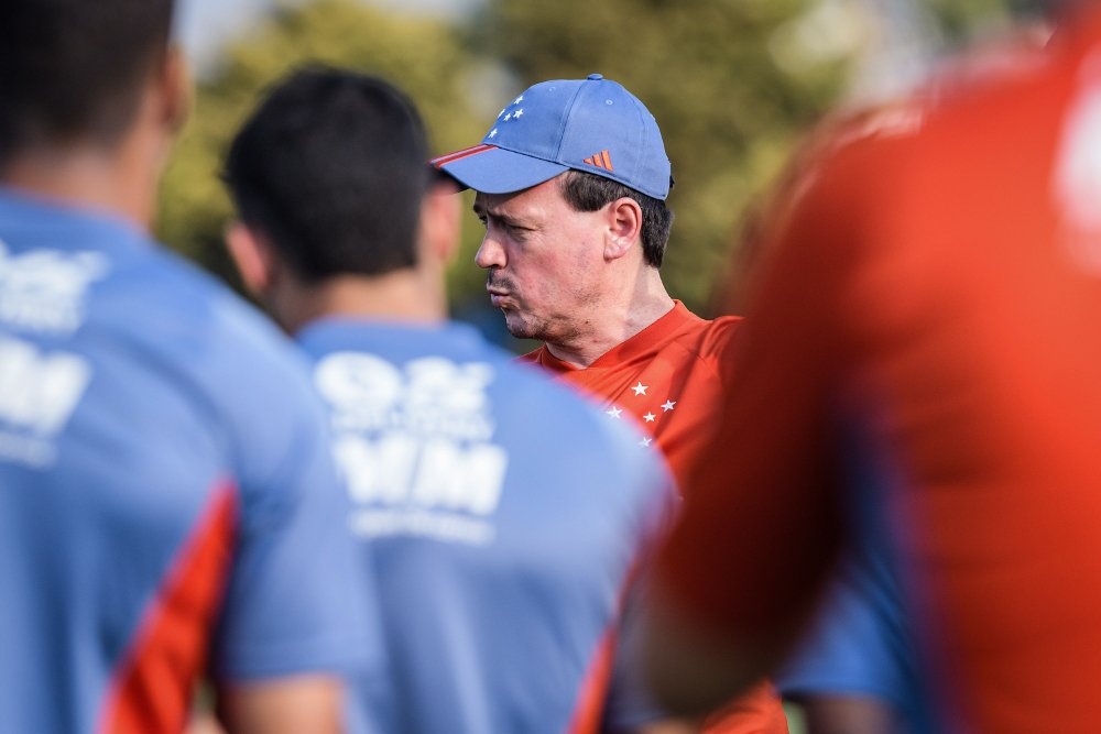Fernando DIniz em treino do Cruzeiro (foto: Gustavo Aleixo/Cruzeiro)