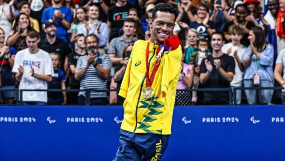 Gabriel Araújo conquistou três ouros em Paris 2024 (foto: Alexandre Schneider/CPB)