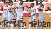 Jogadores do Stuttgart (foto: THOMAS KIENZLE/AFP)