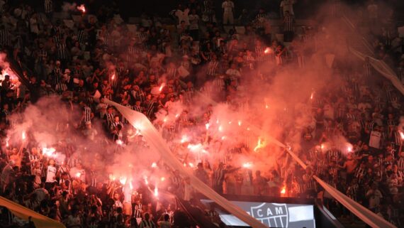 Torcedores do Atlético na Arena MRV antes de duelo contra o Fluminense pela Libertadores (foto: Alexandre Guzanshe/EM/D.A Press)