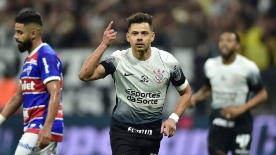 Romero comemorando gol pelo Corinthians contra o Fortaleza (foto: Divulgação/Corinthians)