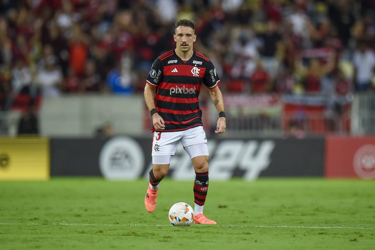 Leo Ortiz em campo pelo Flamengo (foto: Divulgação/Flamengo)