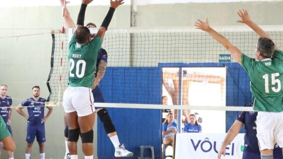 Richarlyson estreou na Superliga Master de Vôlei com a camisa do Fluminense (foto: Superliga Master de Vôlei/Divulgação)