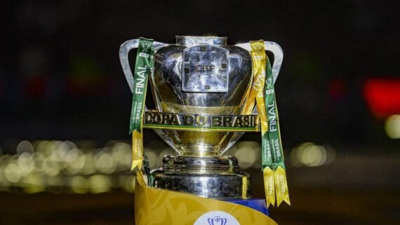 Taça da Copa do Brasil (foto: Flamengo/Divulgação)