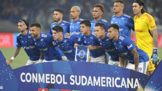 Time do Cruzeiro posa para foto (foto: Alexandre Guzanshe/EM/D.A.Press)