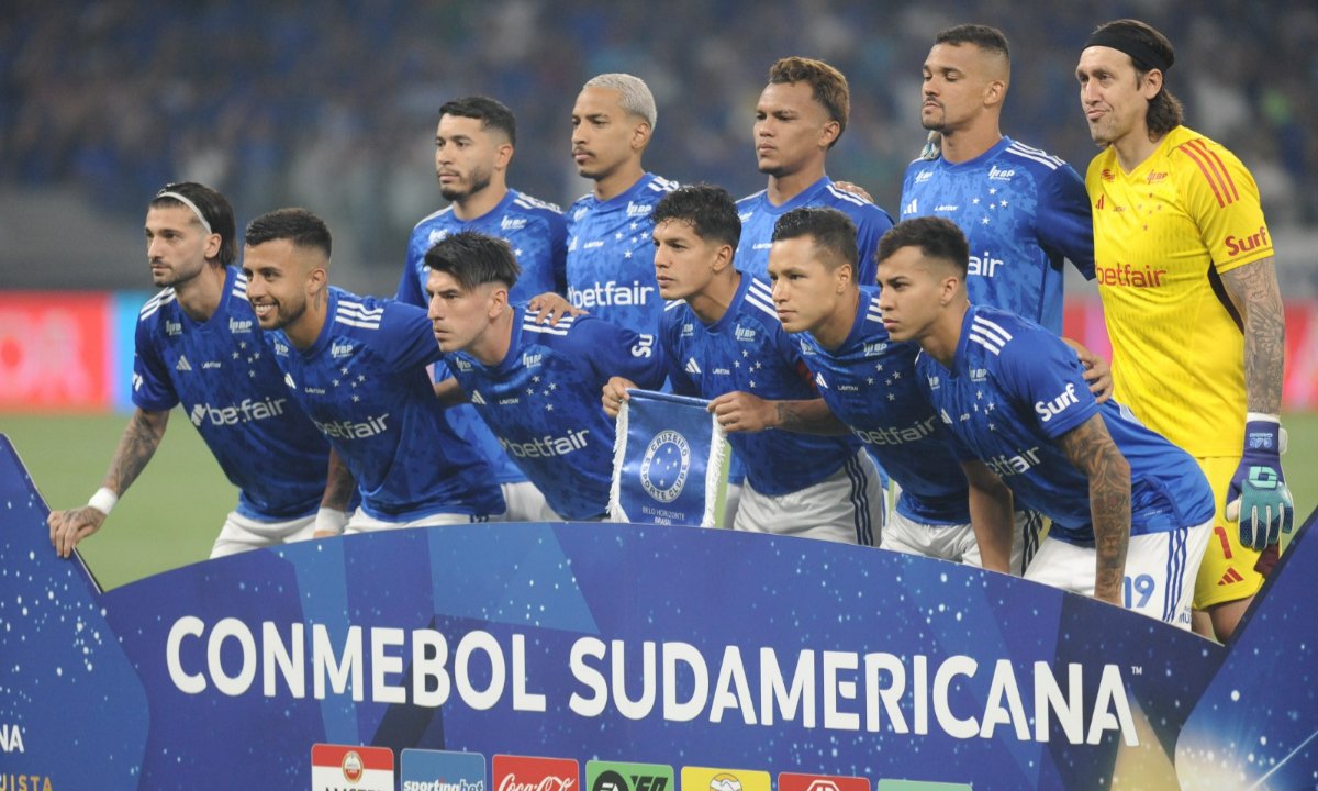 Time do Cruzeiro posa para foto (foto: Alexandre Guzanshe/EM/D.A.Press)