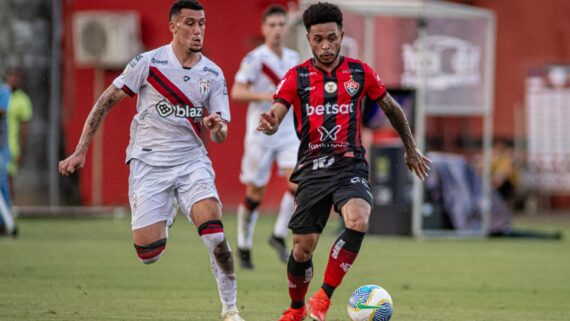 Partida entre Vitória e Atlético-GO pelo primeiro turno do Campeonato Brasileiro (foto: Vitória/Divulgação)