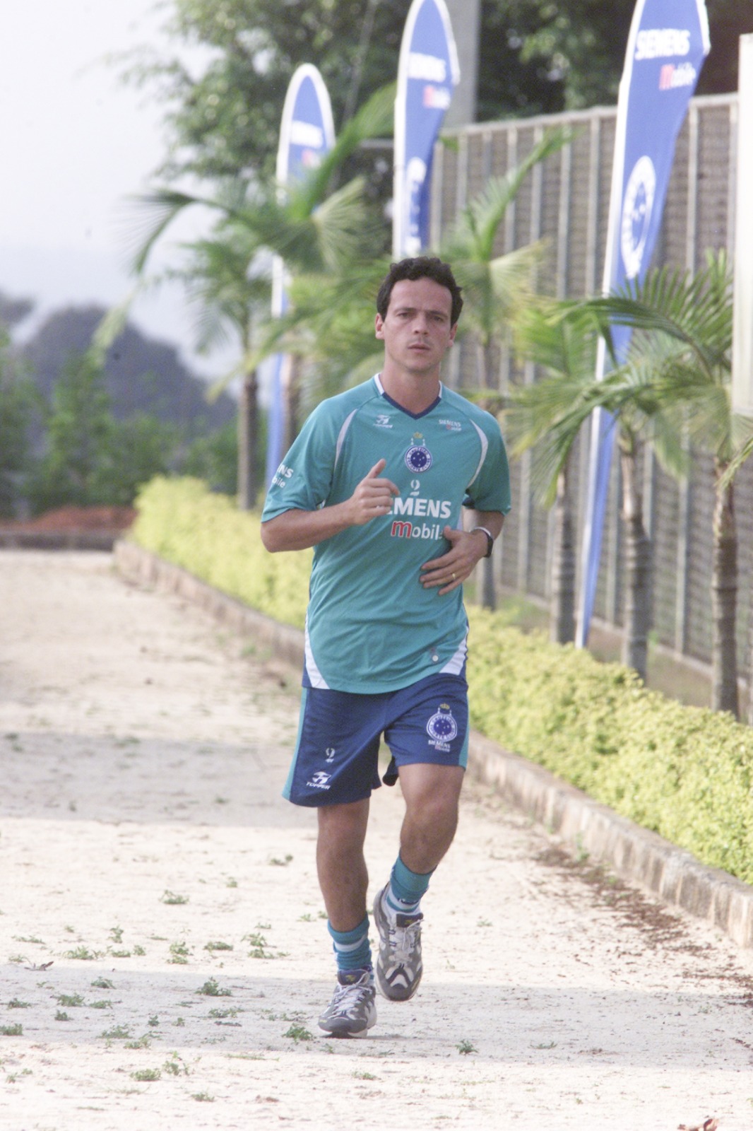 Novo técnico do Cruzeiro, Fernando Diniz foi jogador do clube na temporada 2004