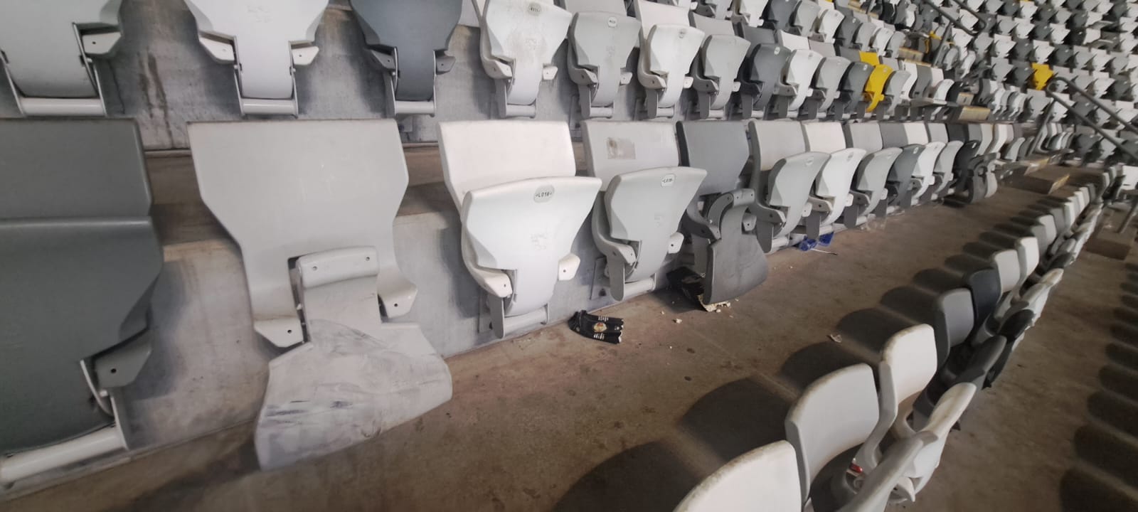 Torcedores do Fluminense depredaram a Arena MRV após derrota para o Atlético na Libertadores