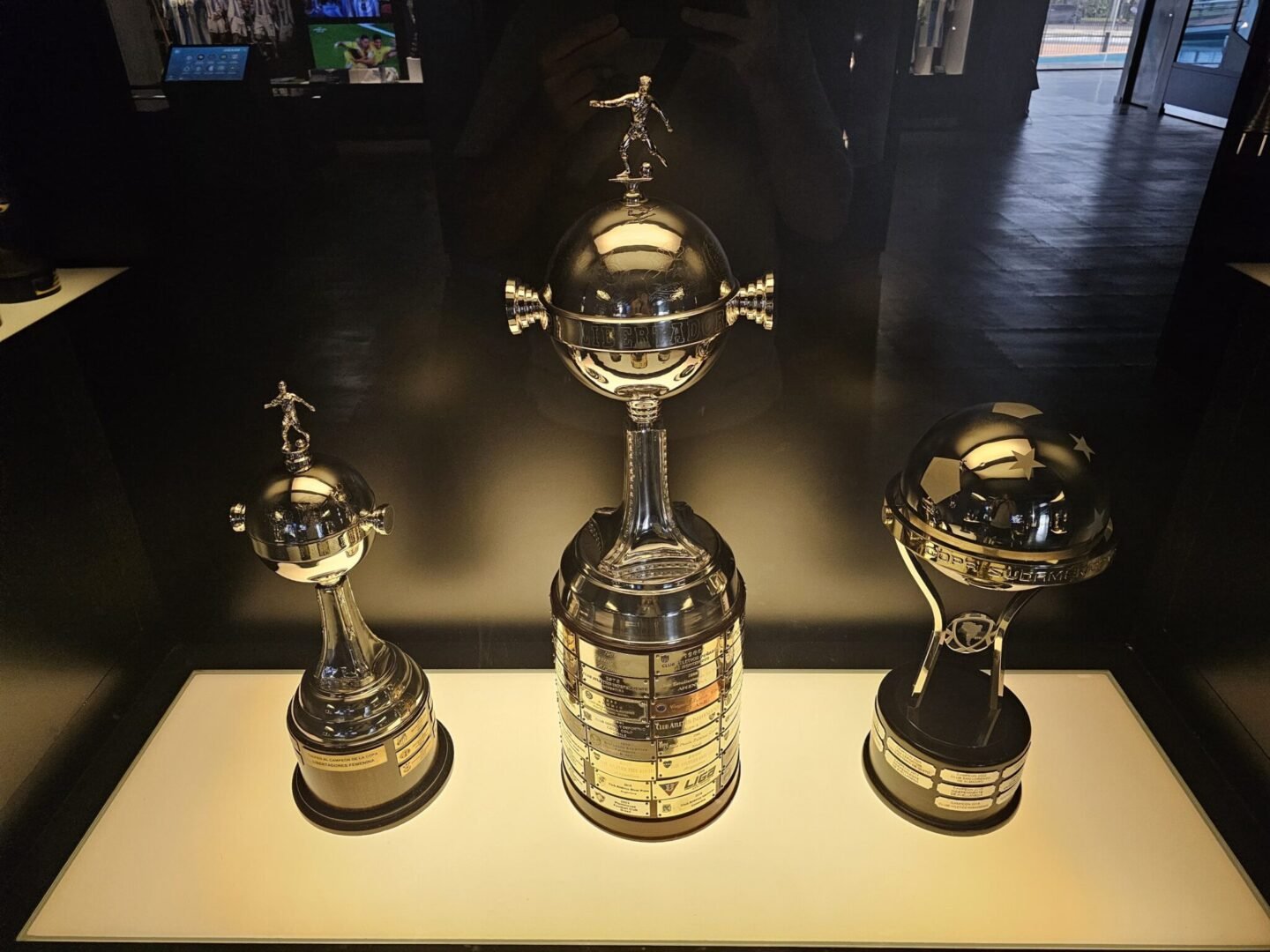 Troféus no Museu da Conmebol (foto: João Victor Pena/No Ataque)