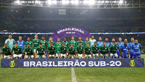 Jogadores e comissão técnica do Palmeira sub-20 (foto: RAFAEL RIBEIRO/CBF)