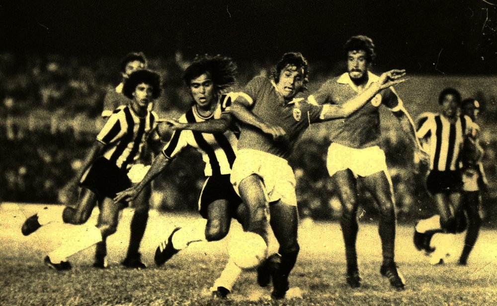 Lance do duelo entre Atlético e Benfica no Mineirão (foto: Arquivo EM)