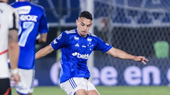 Fabrizio Peralta, jogador do Cruzeiro (foto: Gustavo Aleixo/Cruzeiro)