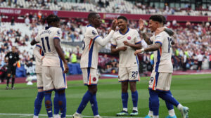 Jogadores do Chelsea celebram gol diante do West Ham pelo Campeonato Inglês - Crédito: 