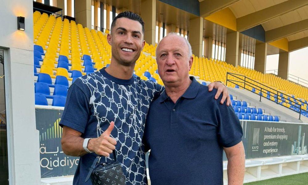 Ex-Atlético, Felipão visita Al-Nassr e revela conversa com Cristiano Ronaldo