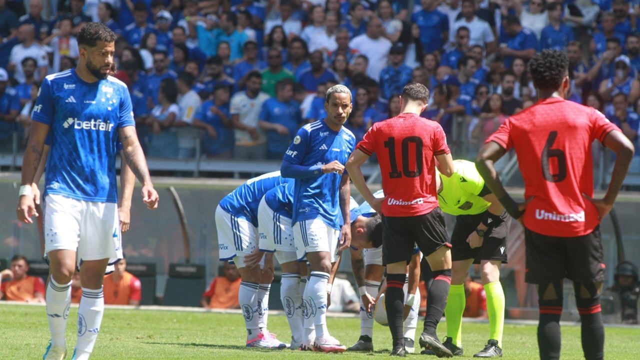 Cruzeiro venceu o Atlético-GO por 3 a 1 (foto: Edésio Ferreira/EM/DA Press)
