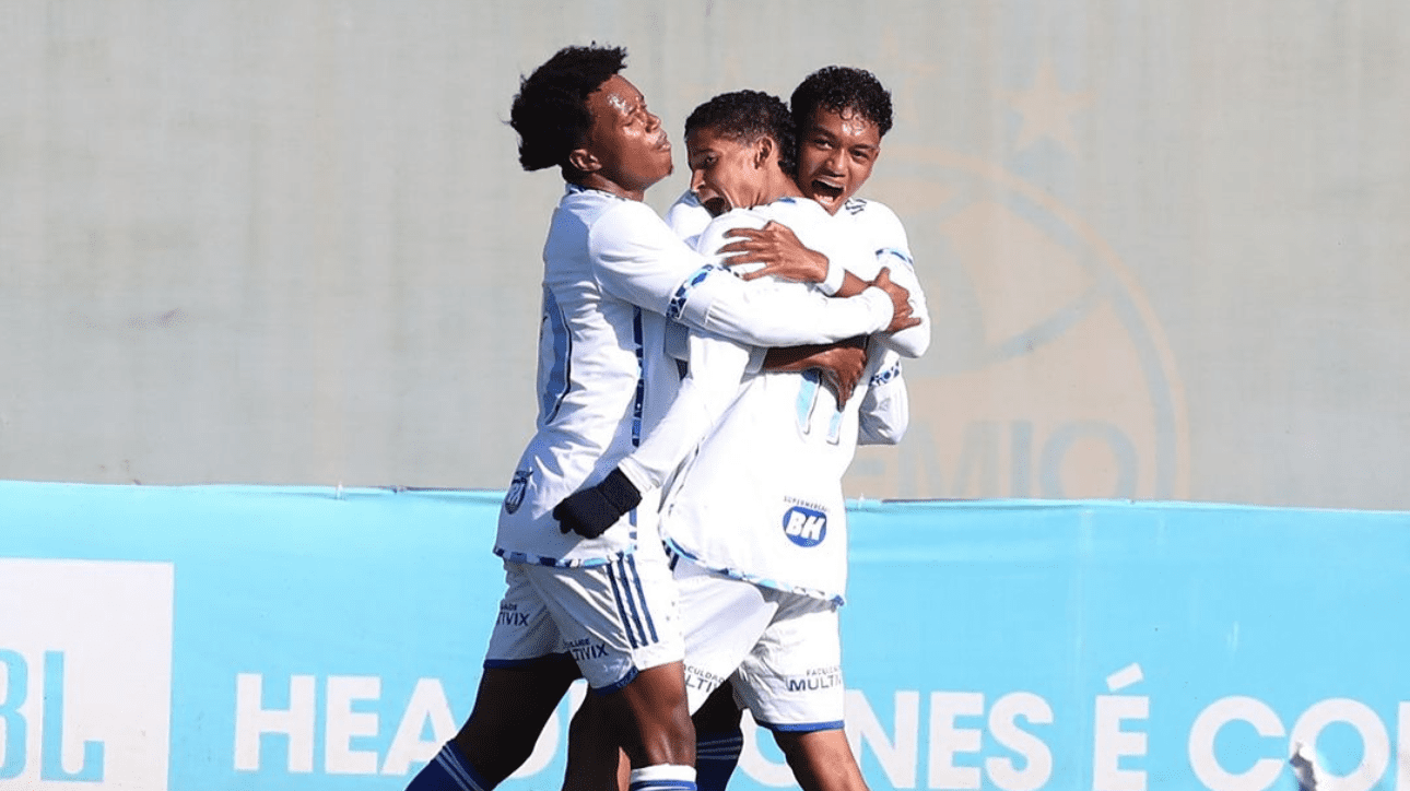 Jogadores da equipe sub-20 do Cruzeiro no Campeonato Brasileiro da categoria (foto: Rodrigo Fatturi/Grêmio FBPA)
