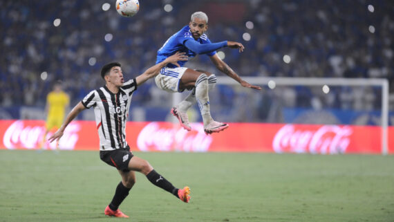 Lance de Cruzeiro x Libertad (foto: Alexandre Guzanshe/EM/DA Press)