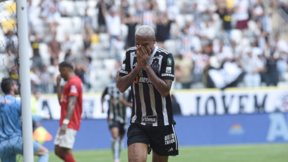 Deyverson chorando após marcar pelo Atlético (foto: Gladyston Rodrigues/EM/D.A Press)