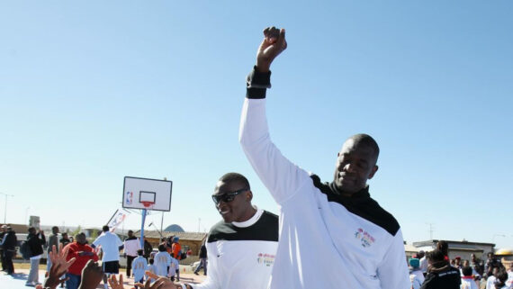 Dikembe Mutombo, astro da NBA (foto: Divulgação/NBA)