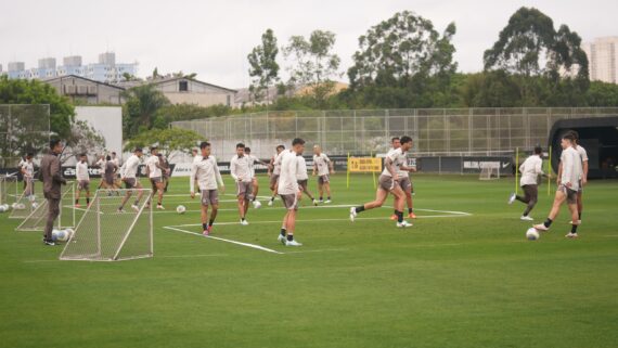 Jogadores do Corinthians durante treinamento (foto: Bruno Granja/Agência Corinthians)