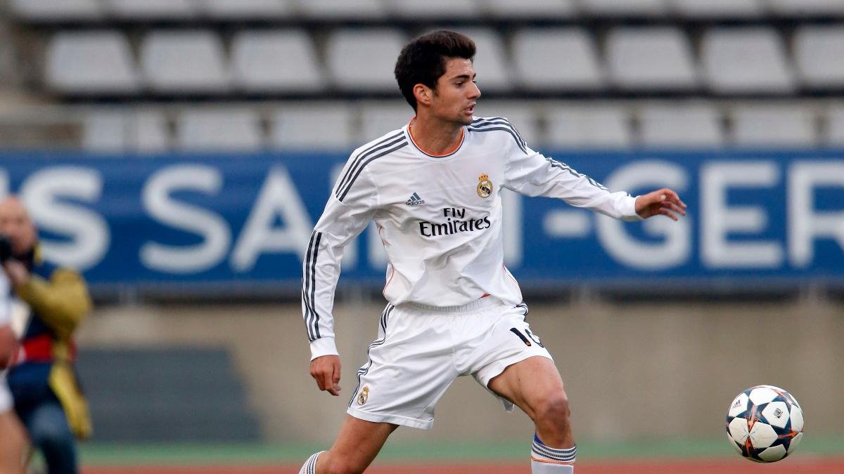 Enzo Zidane em ação pelo time Sub-19 do Real Madrid, em março de 2014, durante partida pelas quartas de final da Champions League da categoria (foto: CHARLES PLATIAU/AFP)