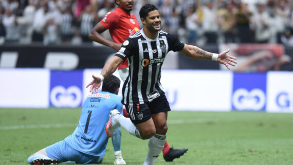 Hulk durante o jogo entre Atlético e Bragantino (foto: Gladyston Rodrigues/EM/D.A Press)