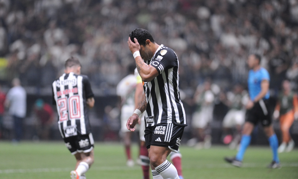 Hulk lamenta pênalti perdido em Atlético x Fluminense - (foto: Alexandre Guzanshe/EM/DA.Press)