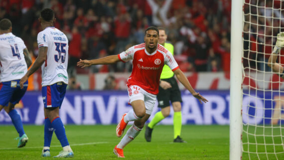 Jogador do Internacional comemorando gol (foto: Ricardo Duarte/Internacional)