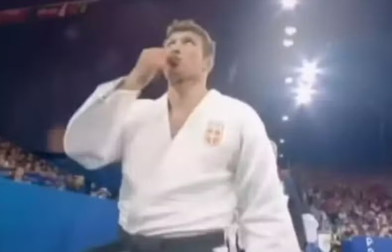 Judoca fez o sinal (foto: Reprodução)