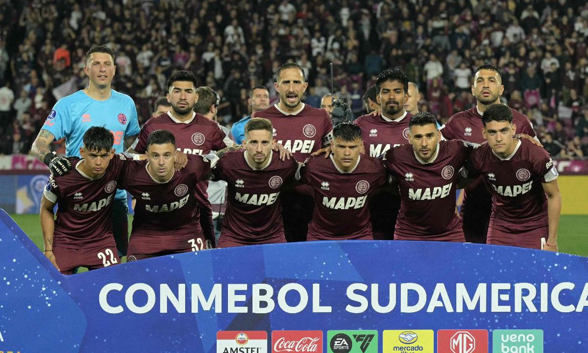 Lanús enfrentará Cruzeiro na semifinal da Sul-Americana (foto: JUAN MABROMATA / AFP)