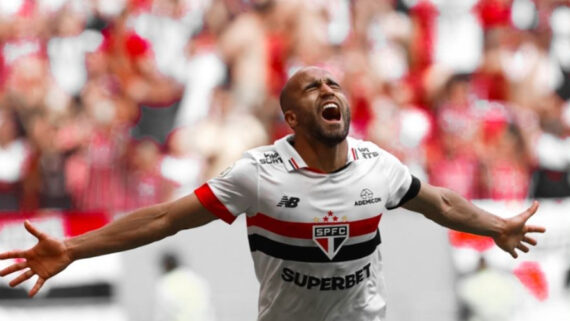 Lucas comemora gol pelo São Paulo contra o Corinthians (foto: Divulgação/São Paulo)