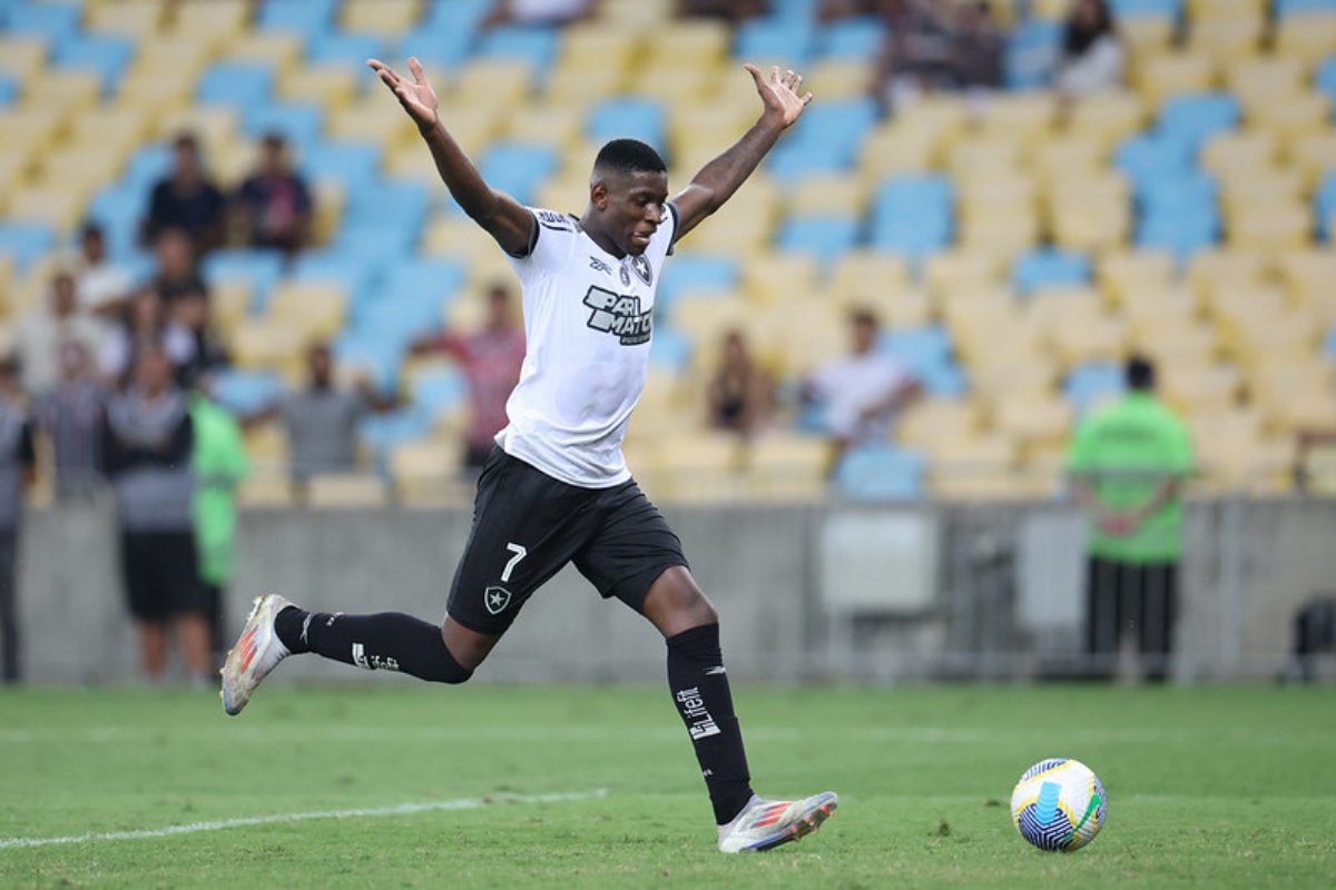 Luiz Henrique em Botafogo x Fluminense (foto: Vitor Silva / Botafogo)